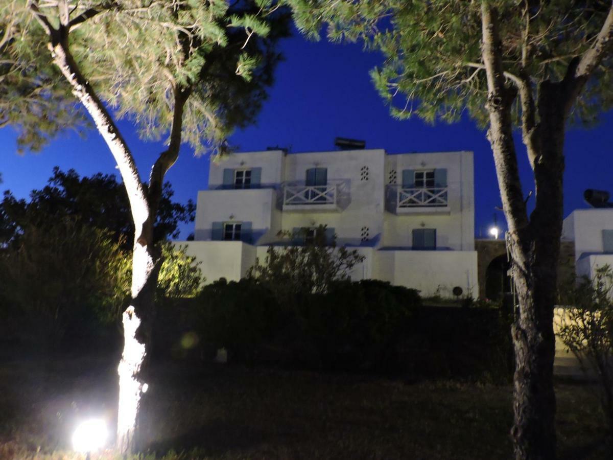 Niriides Studios Parikia  Exterior photo